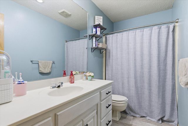 522 S Division Street, Seymour, MO 65746