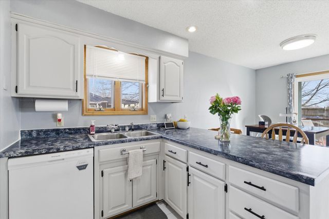 522 S Division Street, Seymour, MO 65746