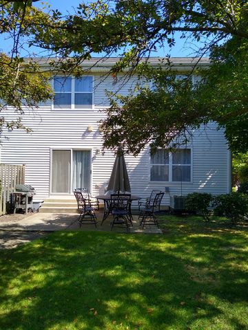 754 River Walk Drive, Wheeling, IL 60090