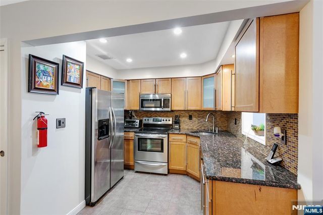 6405 Liberty Avenue 5J, North Bergen, NJ 07047
