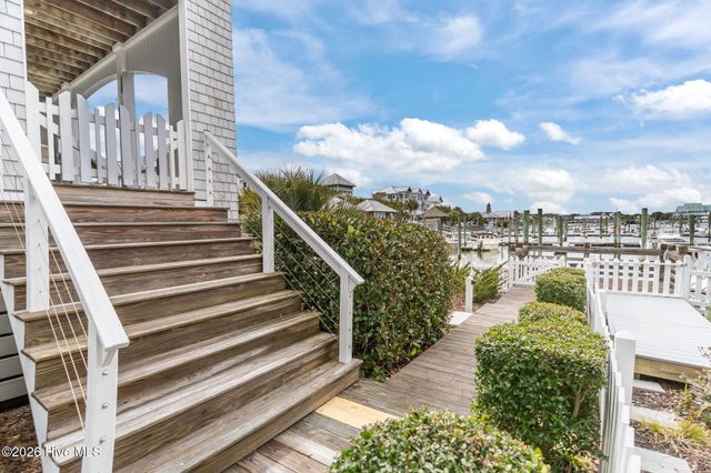 43 Transom Row, Bald Head Island, NC 28461