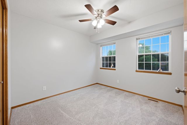 1721 N Redbarn Cir, Wichita, KS 67212