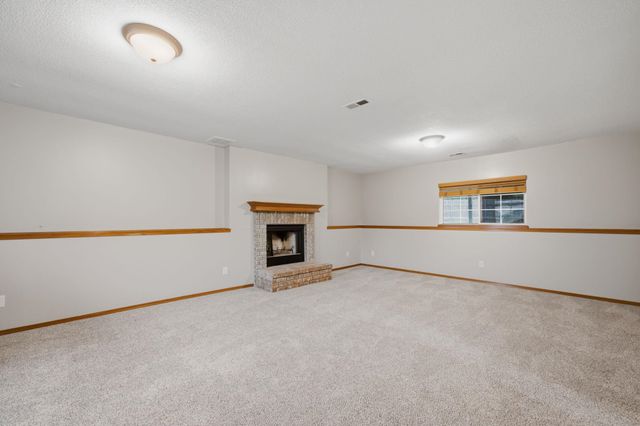 1721 N Redbarn Cir, Wichita, KS 67212
