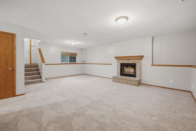 1721 N Redbarn Cir, Wichita, KS 67212
