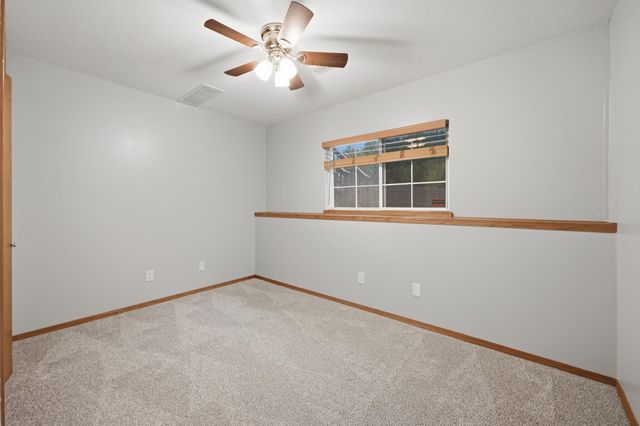 1721 N Redbarn Cir, Wichita, KS 67212
