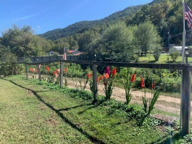 14 Old Jenson Hollow Road, Pineville, KY 40977