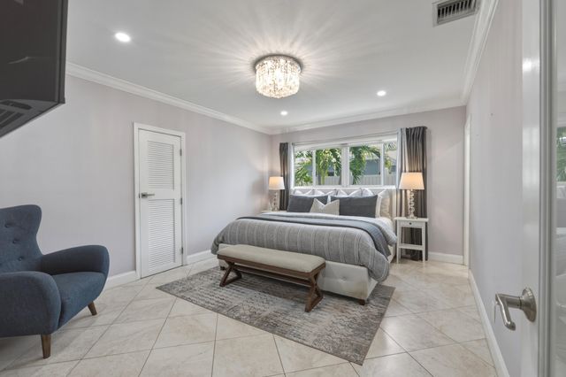 4310 NE 15th Way, Oakland Park, FL 33334