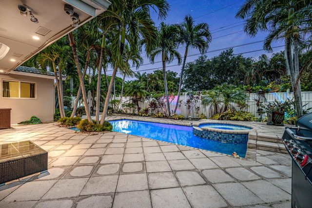 4310 NE 15th Way, Oakland Park, FL 33334