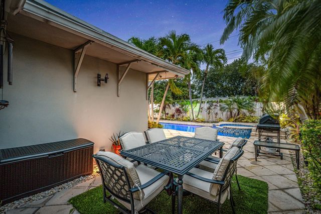 4310 NE 15th Way, Oakland Park, FL 33334