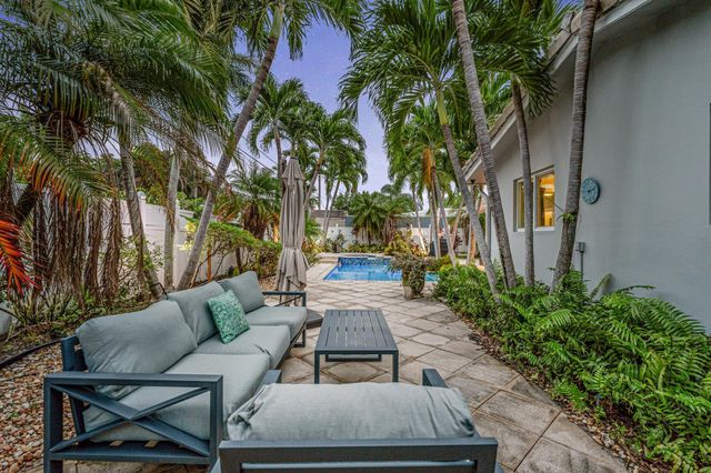 4310 NE 15th Way, Oakland Park, FL 33334