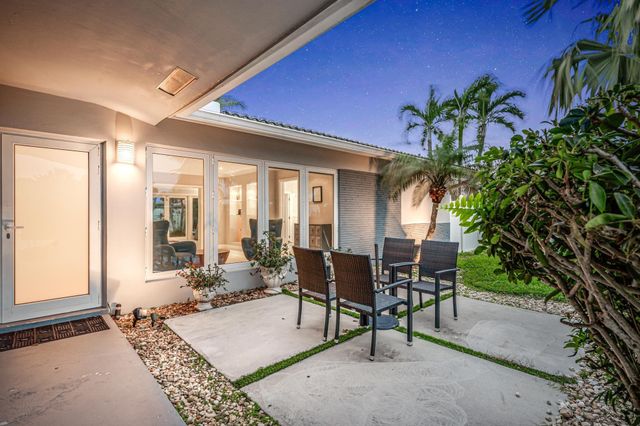 4310 NE 15th Way, Oakland Park, FL 33334