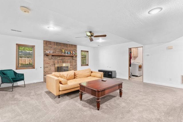 2249 E Cragmont Street, Springfield, MO 65804