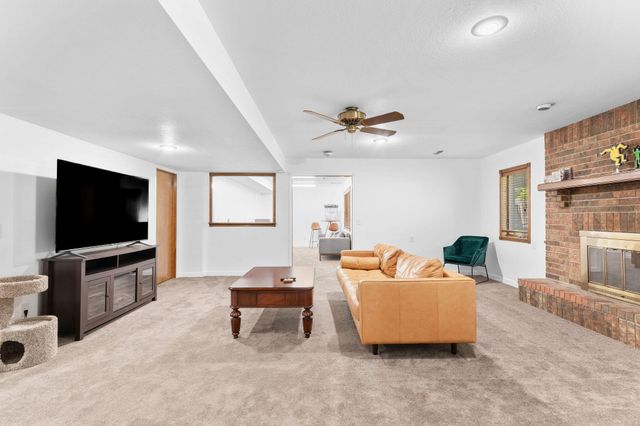 2249 E Cragmont Street, Springfield, MO 65804