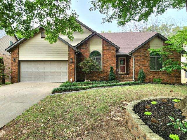 2249 E Cragmont Street, Springfield, MO 65804