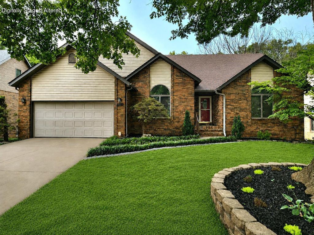 2249 E Cragmont Street, Springfield, MO 65804