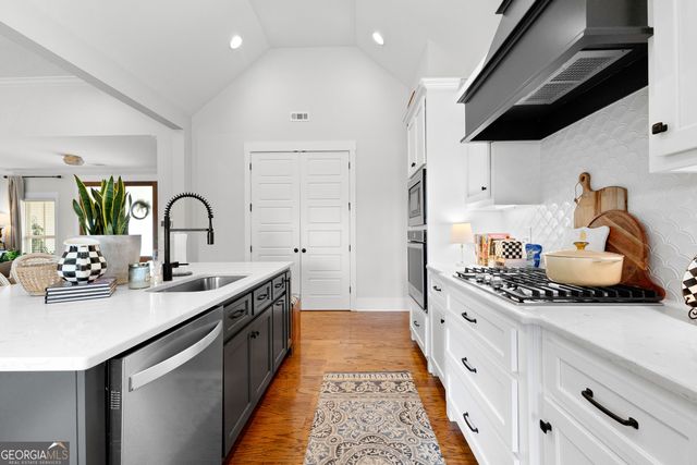 21 Waterview Circle, Newnan, GA 30263