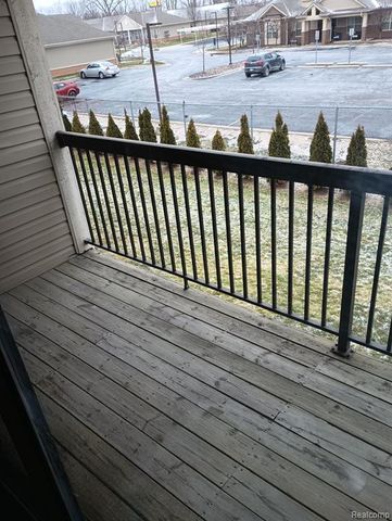 30653 Hidden Pines Lane 108, Roseville, MI 48066