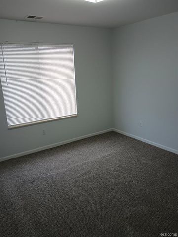 30653 Hidden Pines Lane 108, Roseville, MI 48066