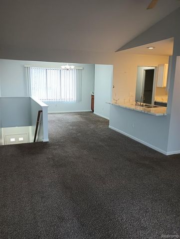 30653 Hidden Pines Lane 108, Roseville, MI 48066