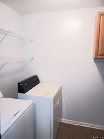 30653 Hidden Pines Lane 108, Roseville, MI 48066