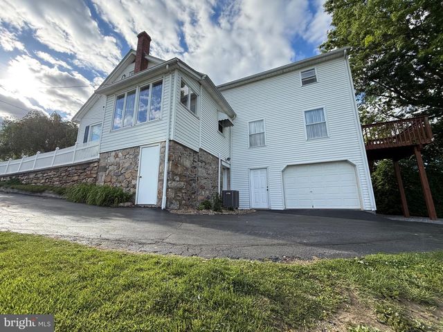 645 N 5TH ST, Hamburg, PA 19526