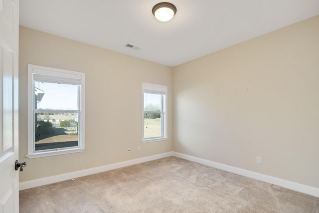 450 LEWIS FAIRWAY CIR, Oakland, TN 38060