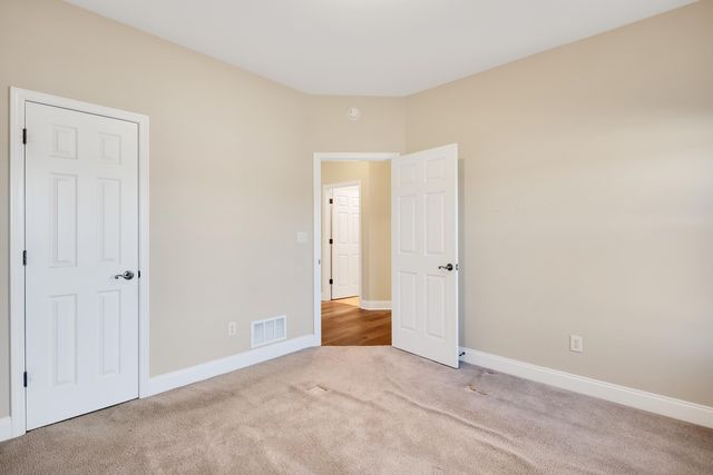 450 LEWIS FAIRWAY CIR, Oakland, TN 38060