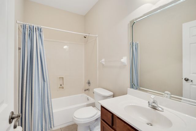 450 LEWIS FAIRWAY CIR, Oakland, TN 38060