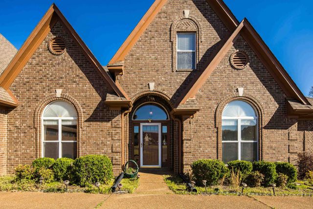 450 LEWIS FAIRWAY CIR, Oakland, TN 38060