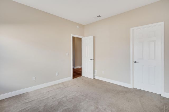 450 LEWIS FAIRWAY CIR, Oakland, TN 38060