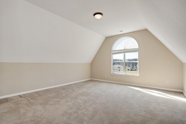 450 LEWIS FAIRWAY CIR, Oakland, TN 38060