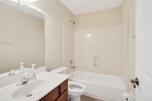 450 LEWIS FAIRWAY CIR, Oakland, TN 38060