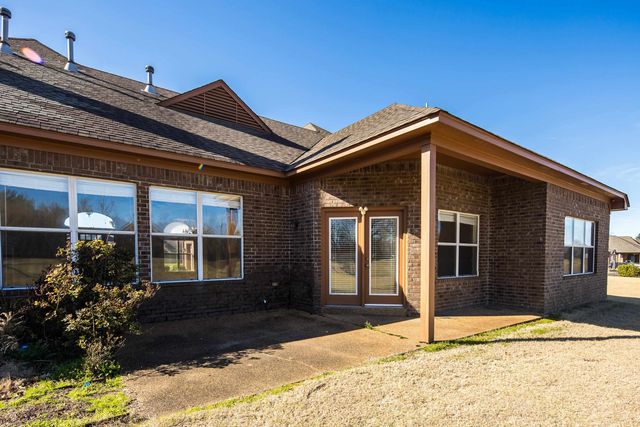 450 LEWIS FAIRWAY CIR, Oakland, TN 38060