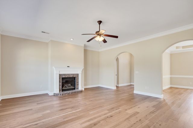 450 LEWIS FAIRWAY CIR, Oakland, TN 38060