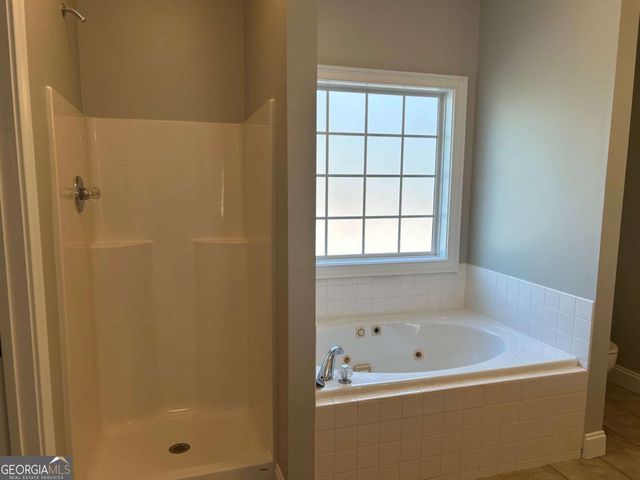 221 Tara Place NE, Milledgeville, GA 31061