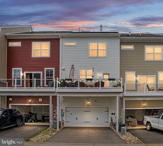 17755 KINGFISHER ISLE RD, Dumfries, VA 22026
