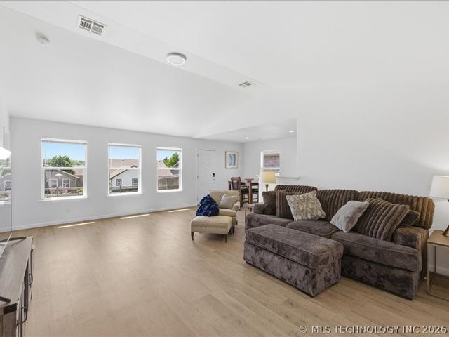 10410 S Prescott Street, Jenks, OK 74037