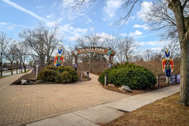 367 Summit Circle, Lombard, IL 60148