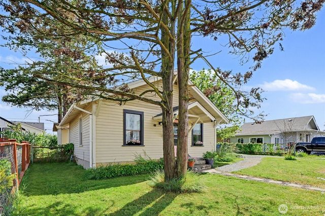 10002 272nd Street NW, Stanwood, WA 98292