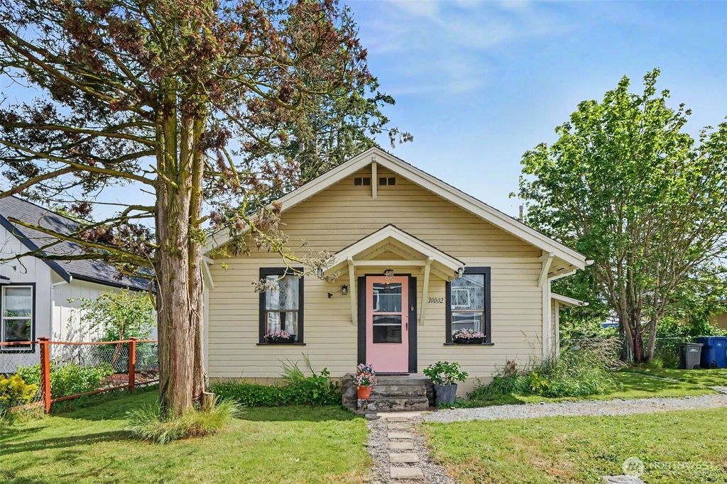 10002 272nd Street NW, Stanwood, WA 98292