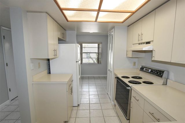 3203 LANDMARK DRIVE 2202, Clearwater, FL 33761