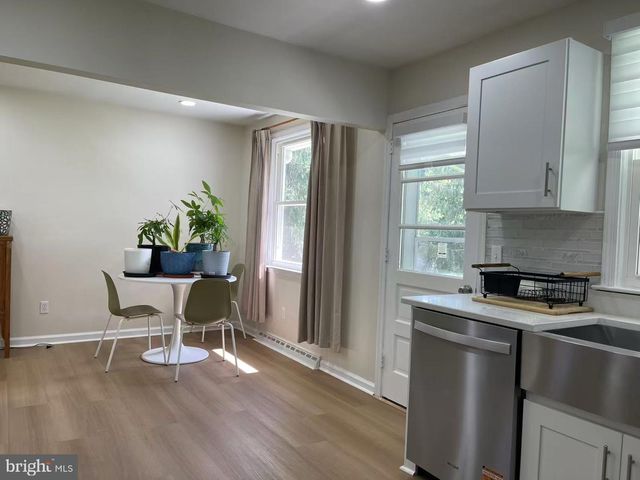 1019 HOWELLVILLE RD, Berwyn, PA 19312