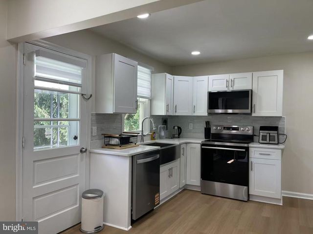 1019 HOWELLVILLE RD, Berwyn, PA 19312