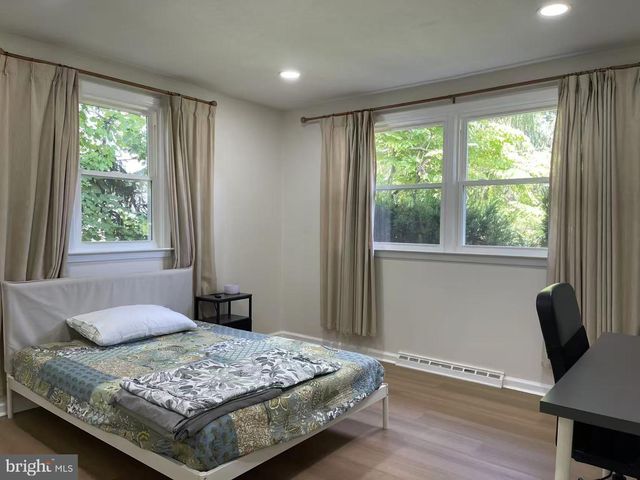 1019 HOWELLVILLE RD, Berwyn, PA 19312