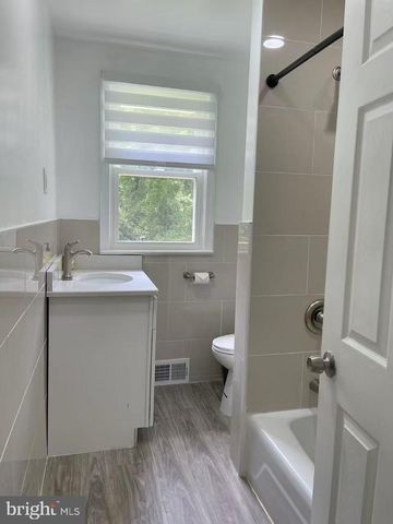 1019 HOWELLVILLE RD, Berwyn, PA 19312