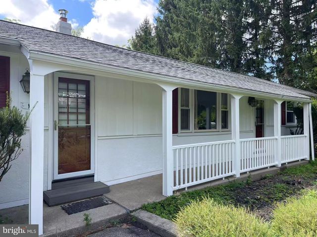 1019 HOWELLVILLE RD, Berwyn, PA 19312