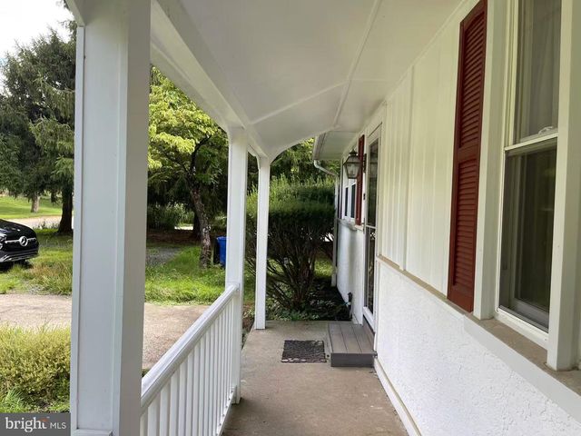 1019 HOWELLVILLE RD, Berwyn, PA 19312