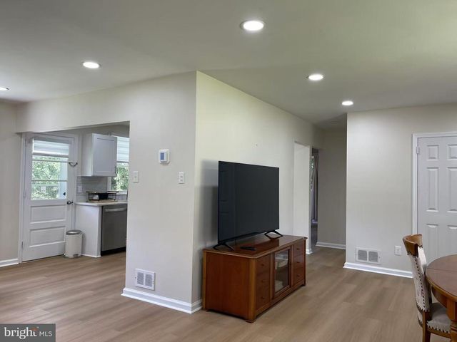 1019 HOWELLVILLE RD, Berwyn, PA 19312