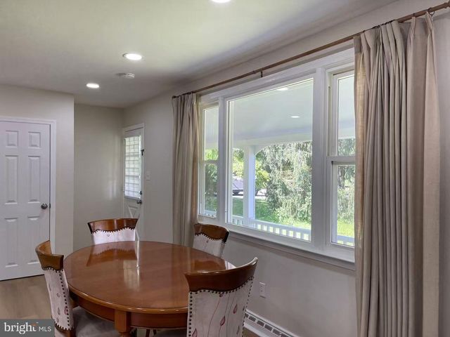 1019 HOWELLVILLE RD, Berwyn, PA 19312