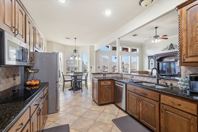 212 Matthew Avenue, Denton, TX 76210